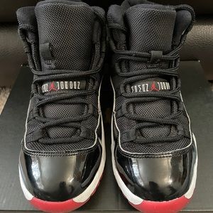 Jordan Retro 11 (Size 2Y)